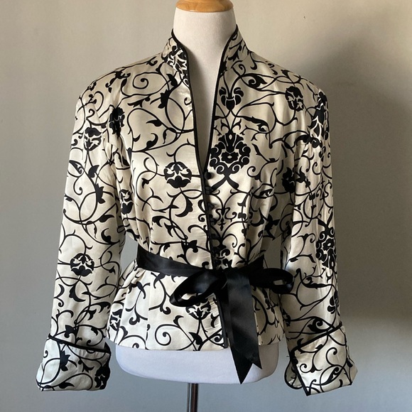 JS Collection 100% Silk Black Ivory Blazer Sz 10 - Picture 1 of 6